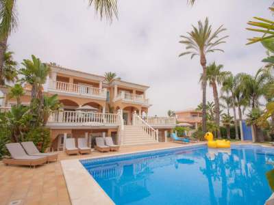 Lovingly Maintained 6 bedroom Villa for sale with sea view in Lagos, Algarve