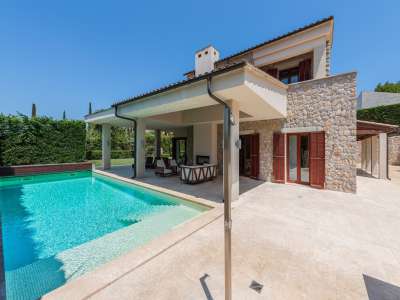 4 bedroom Villa for sale with countryside view with Income Potential in Canyamel, Mallorca