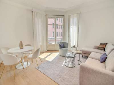 Stylish 2 bedroom Apartment for sale wit...
